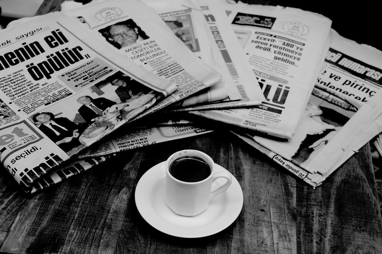 coffee, flower background, newspaper, mug, magazine, coffee cup, reading, paper, news, beautiful flowers, business, drunk, flower wallpaper, information, espresso, white, cappuccino, morning, plop, newspapers, press, cafe, hot, read, flower, vintage, table, glasses, nature, food
